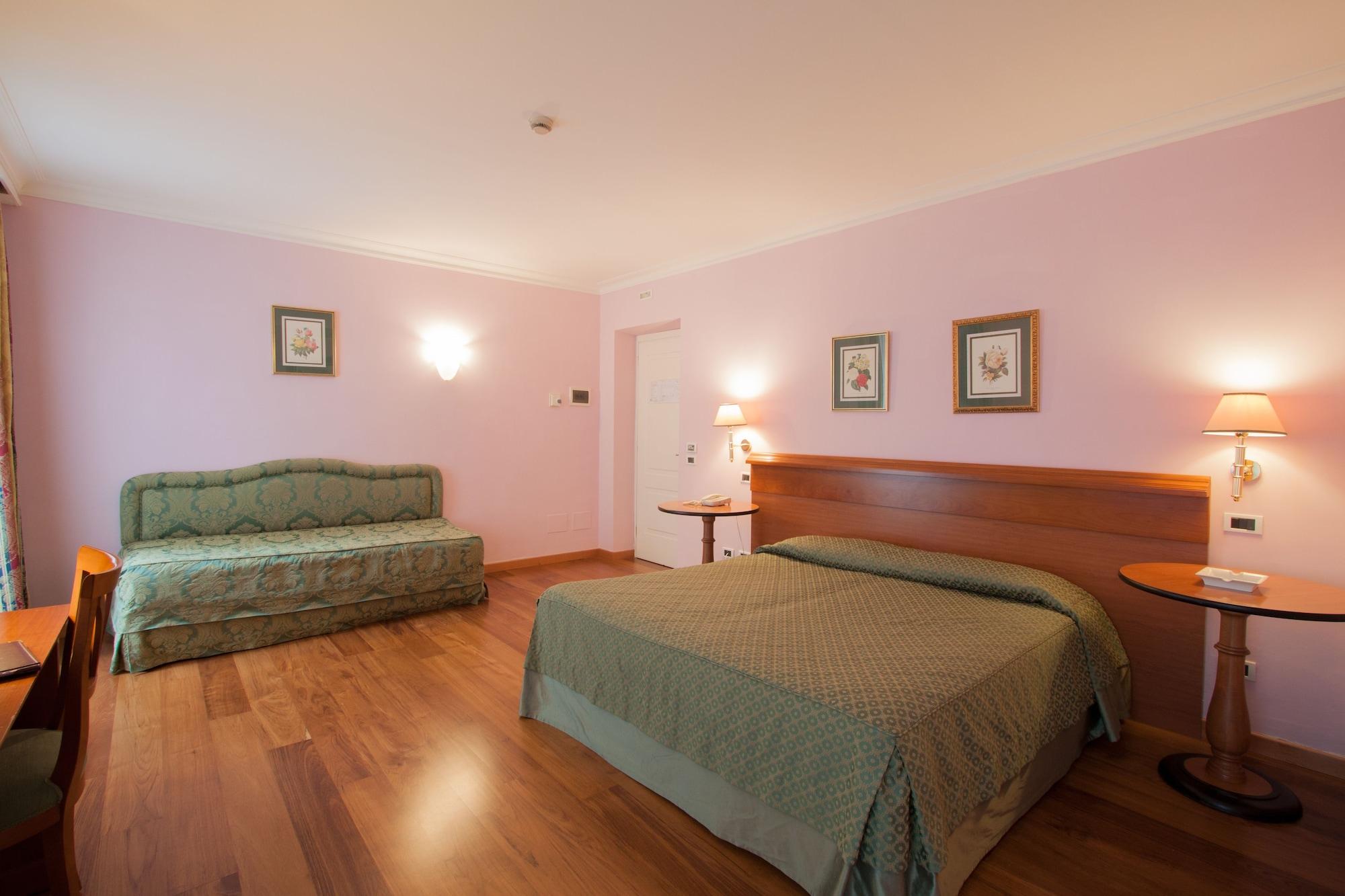 Hotell Ateneo Garden Palace 4*